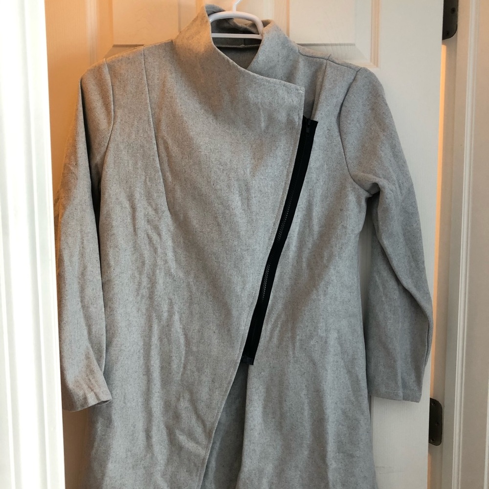 Sweater/Lightweight jacket